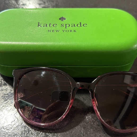 Kate Spade sunglasses. Case included with cloth to clean them. - Picture 2 of 4